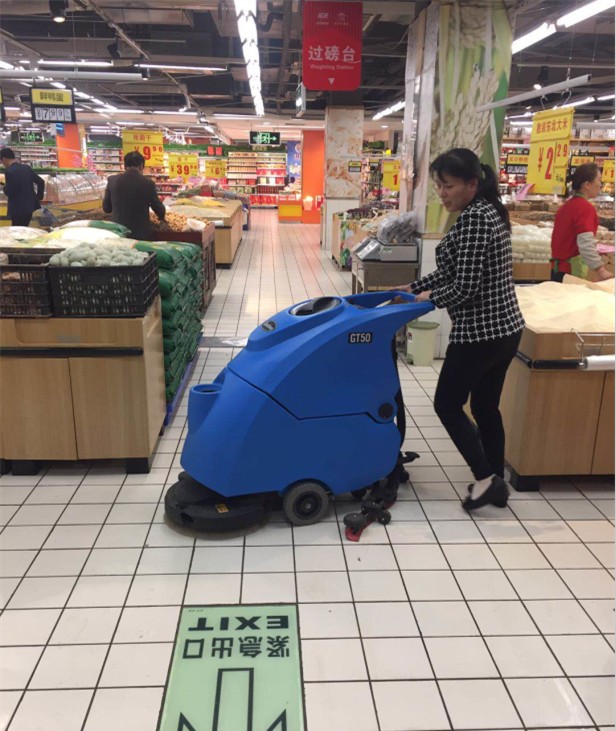 中百倉儲(chǔ)-手推式洗地機(jī)